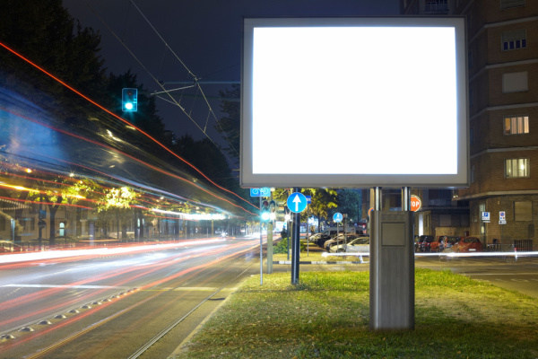 You are currently viewing Réduction de la publicité lumineuse = économies d’énergie ?