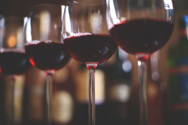 You are currently viewing Négociant vinificateur : quand les douanes découvrent un excédent de vin…